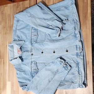 HOSS sized denim jacket